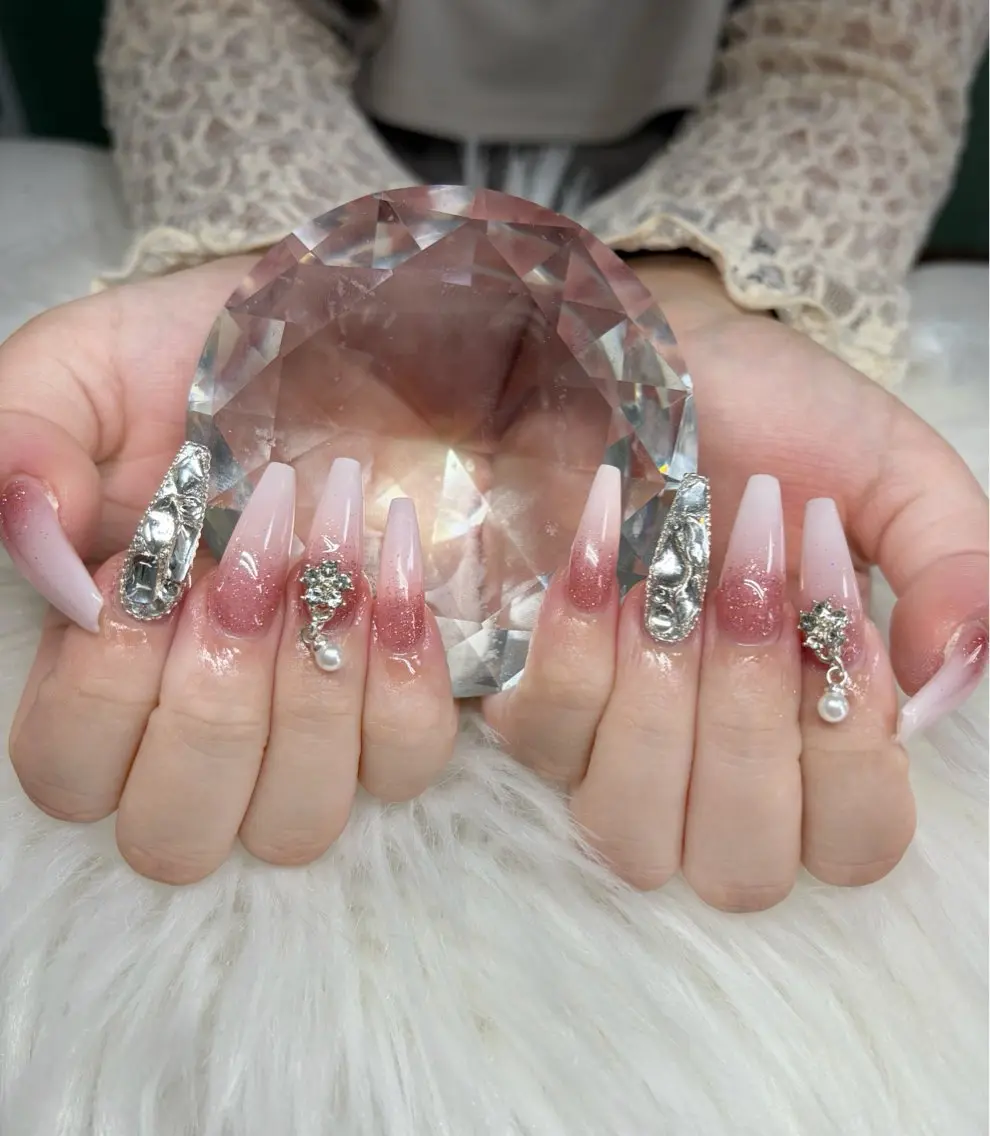 ネイル アートネイル オーロラネイル チークネイル 長さ出し フットネイル ハンドネイル Chan nailsのネイルデザイン