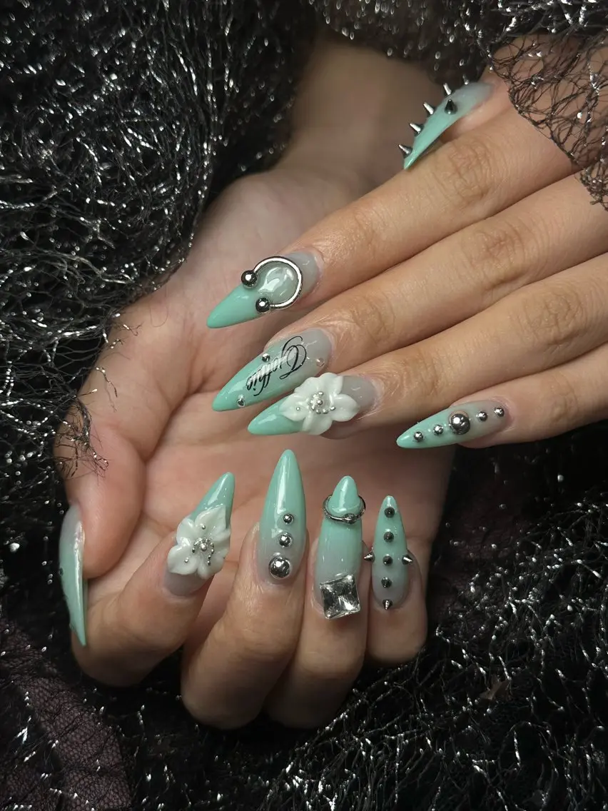 ネイル 成人式 フラッシュネイル フレンチネイル ジェルネイル グラデーション ハンドネイル Umiko🪆 Nailのネイルデザイン