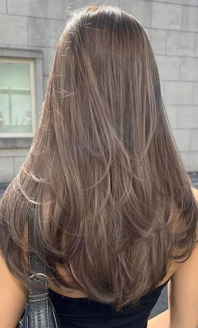 レイヤーカット💇🏼‍♀️ 平日限定※10.12.14.16.18時​〜​のみご案内致します！ご注意ください⚠️の写真