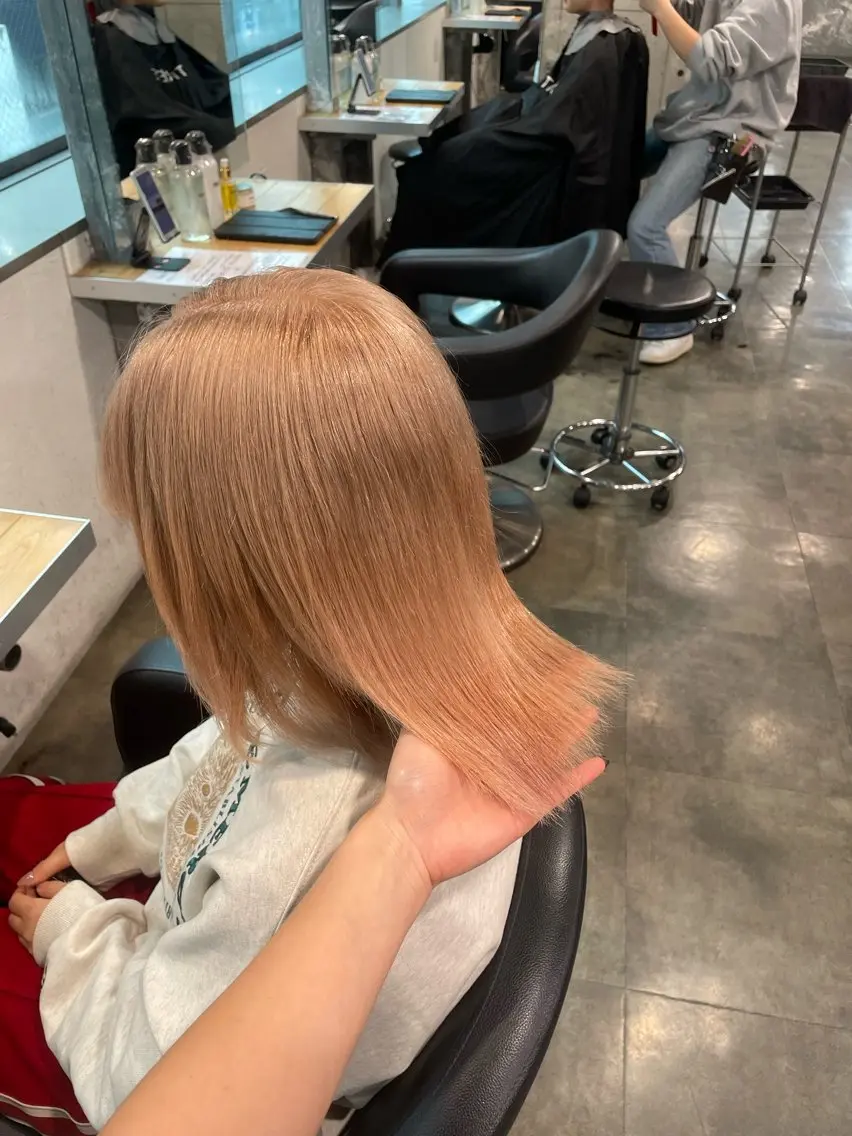 ショート カラー ヘアカラー ハイトーン 横浜💞ミオのヘアスタイル