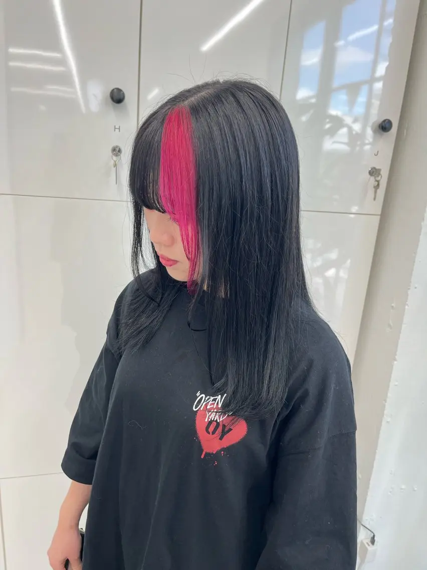 ミディアム カラー 黒髪 ブリーチ デザインカラー ピンクカラー トリートメント 🫧‪Ameri🫧 Emma ecoleのヘアスタイル