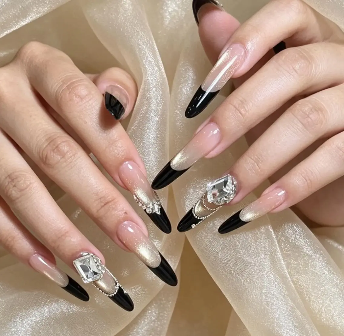 ネイル ハンドネイル 🎀 KiKi_nailのネイルデザイン