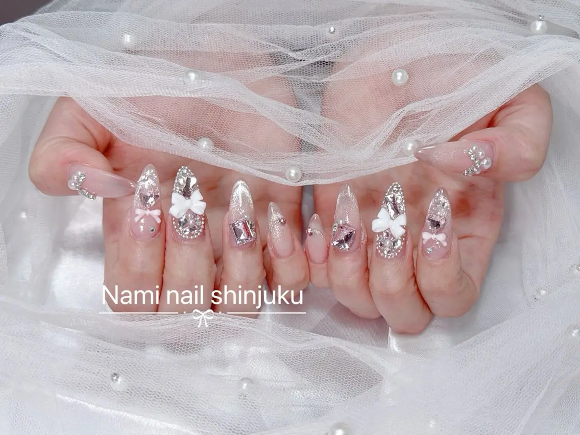 ネイル 長さ出し ガーリー 韓国ネイル ロングネイル 持ち込み ハンドネイル Nami nail salonのネイルデザイン