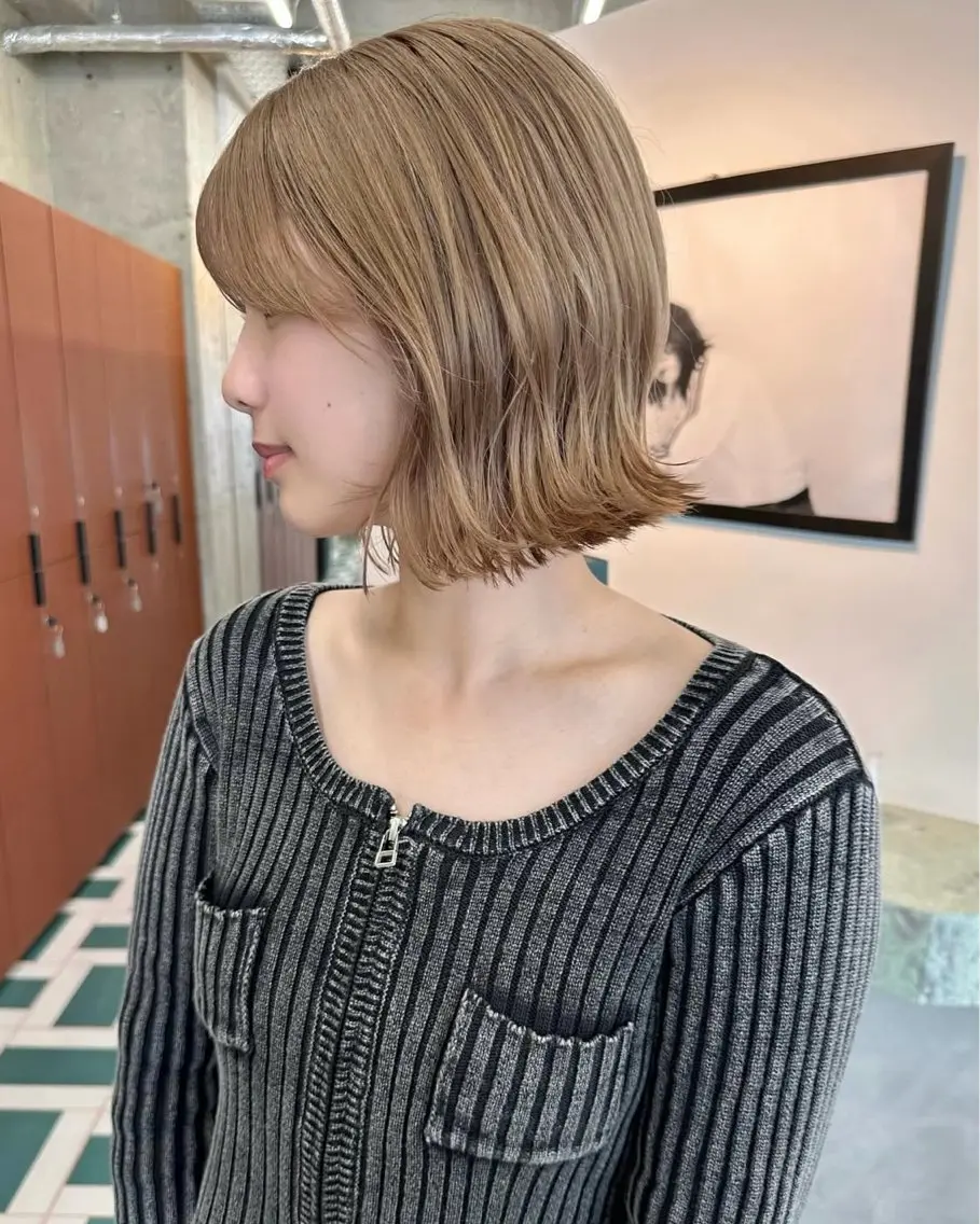 【ミニモ限定特別価格✨】カット+ブリーチ+カラー+トリートメント【透明感ベージュカラー/矢場町/栄】の写真