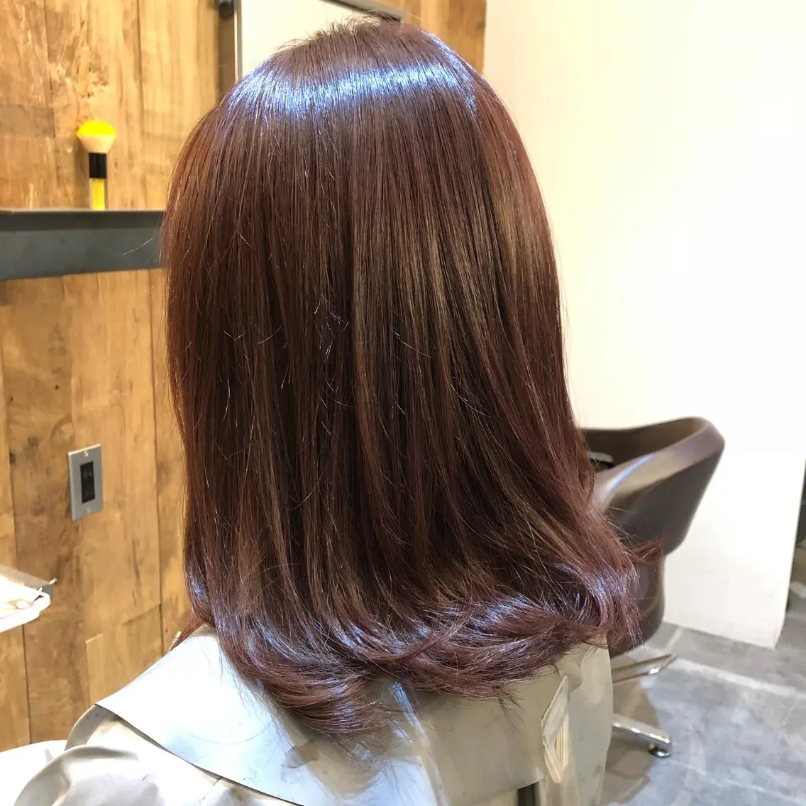 ミディアム カラー 外ハネヘア 小松崎 友宏のヘアスタイル