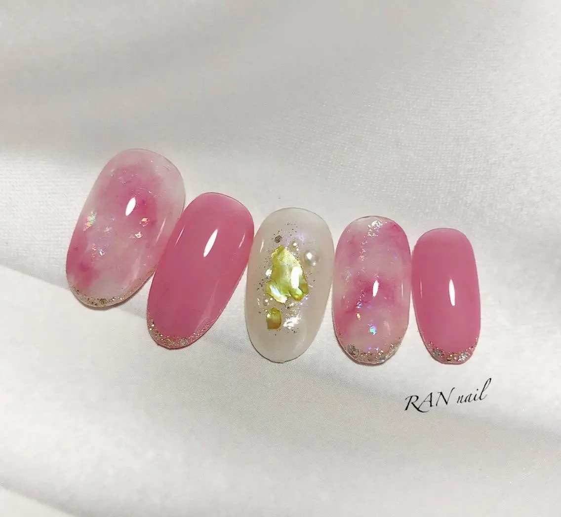 ネイル フットネイル キラキラネイル オフィスネイル ピンク 春ネイル ハンドネイル フットネイル RAN nailのネイルデザイン