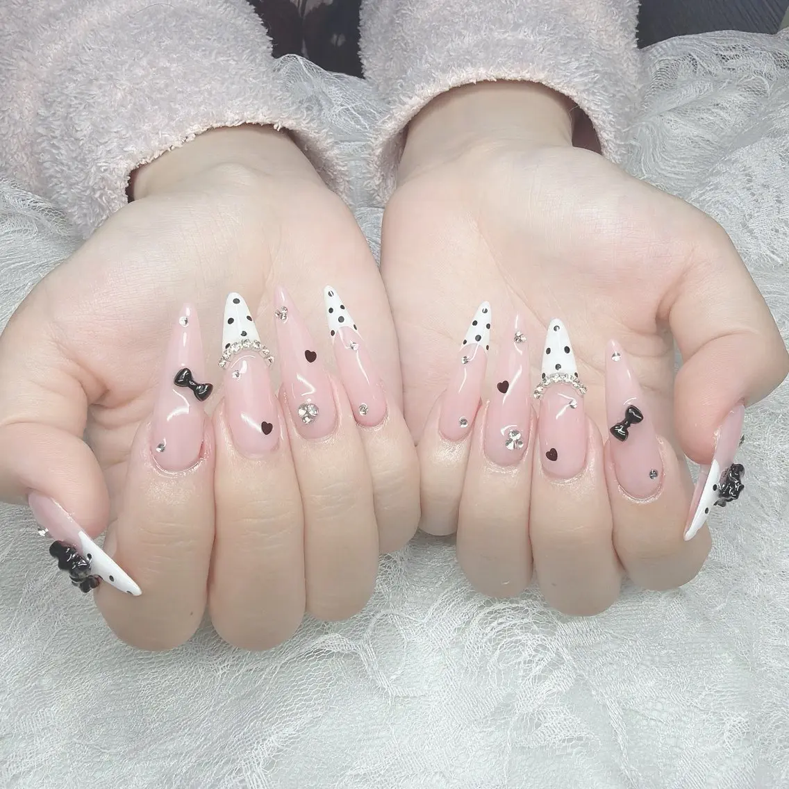 ネイル アートネイル ジェルネイル 韓国ネイル リボン ワンホンネイル Lana Nailのネイルデザイン