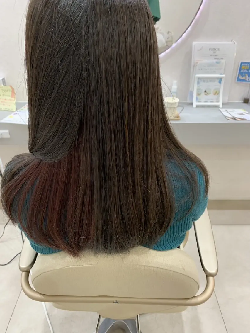 カラー インナーカラー ピンクカラー 上田 麗菜のヘアスタイル