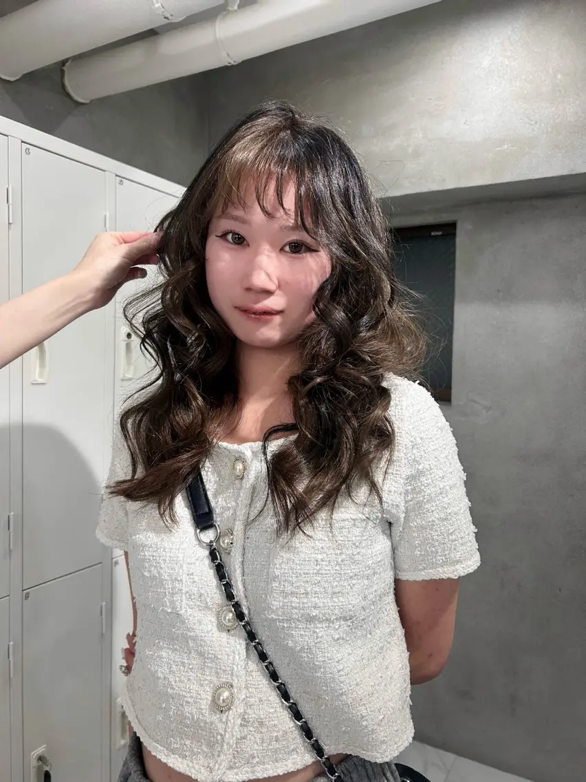 カラー ヘアカラー Akari🧬レイヤ ー/ハイトーン/天神のヘアスタイル