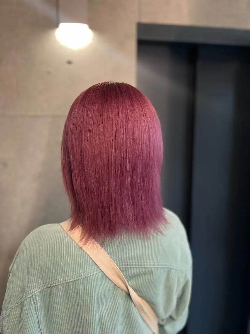 ショート カラー ベージュカラー ブリーチ ハイトーンカラー ピンクカラー ピンクベージュ ヘアカラー 吉野 瑳桜のヘアスタイル