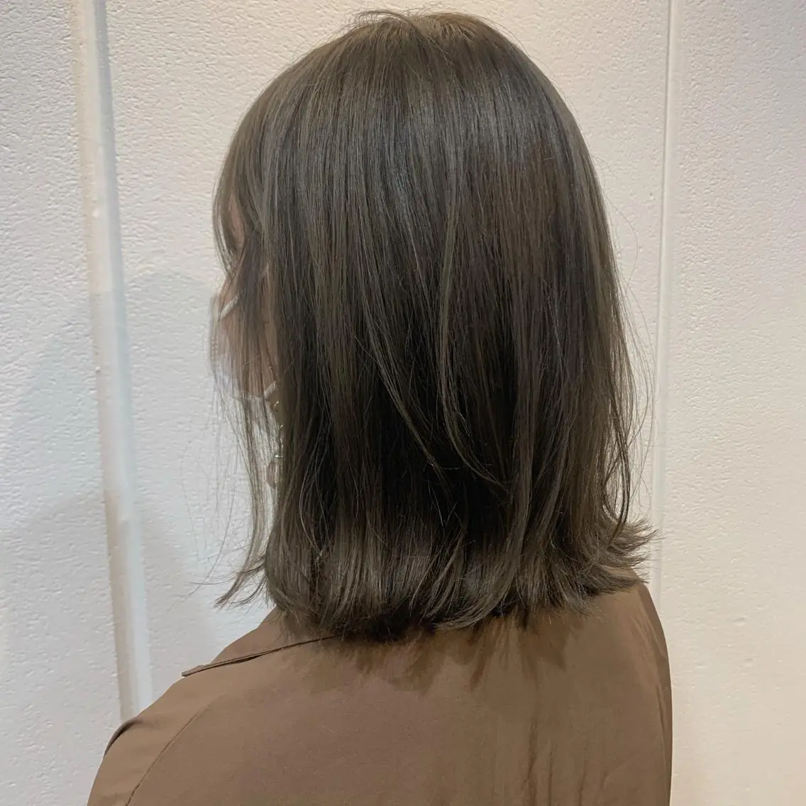 ミディアム カラー グレージュ オリーブグレージュ オリーブグレー Lolonois梅田 /Okazaki:)のヘアスタイル