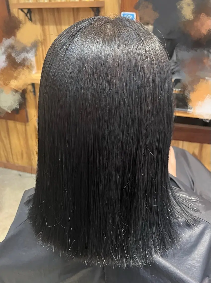 ミディアム カラー 黒髪 ブルーカラー ブルーブラック 透明感カラー LAISSEZ 竹内のヘアスタイル