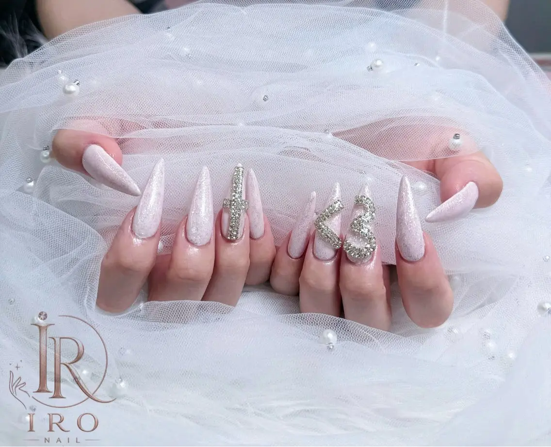 ネイル ハンドネイル IRO Nail Studioのネイルデザイン