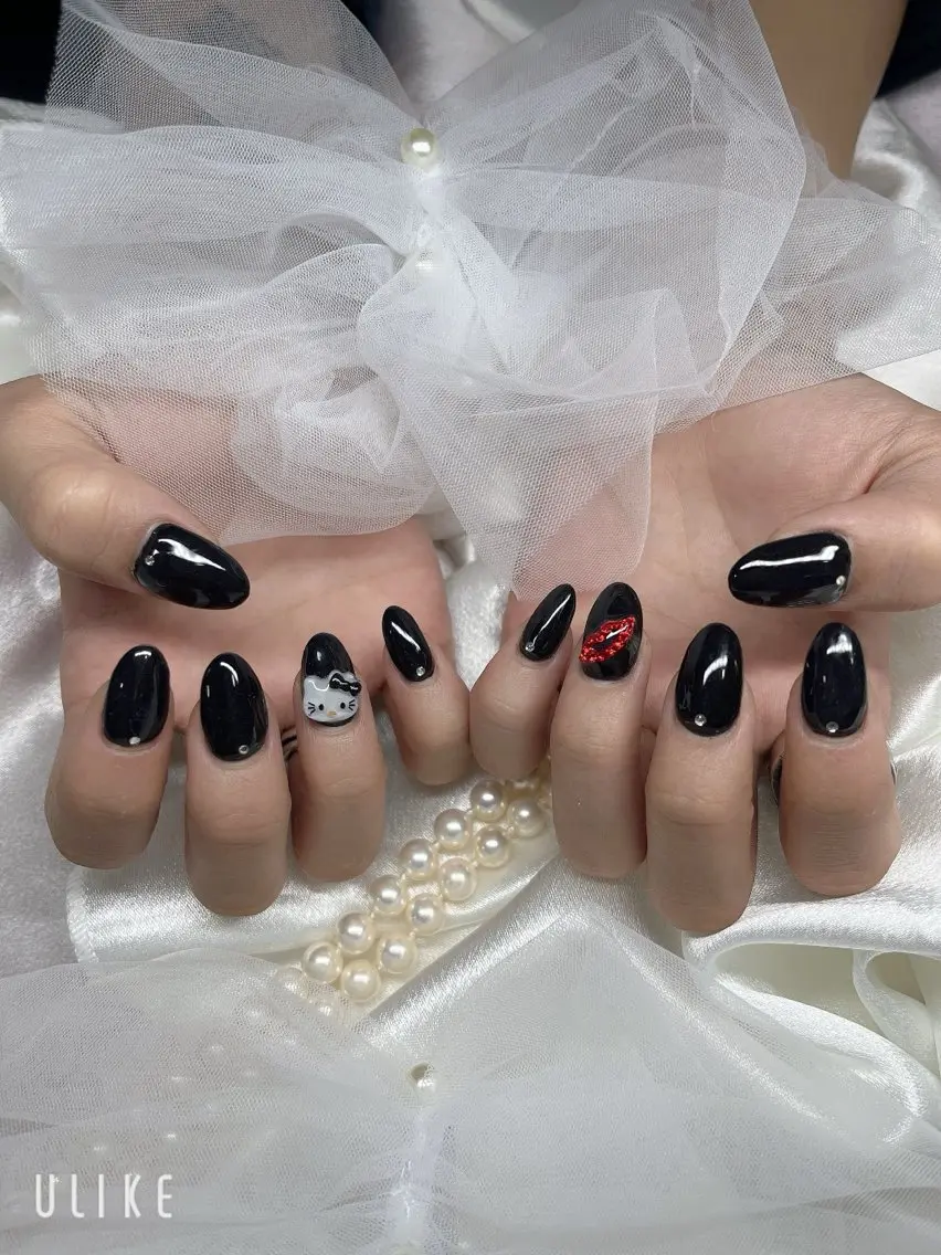 ネイル ハンドネイル YOLO NAILのネイルデザイン