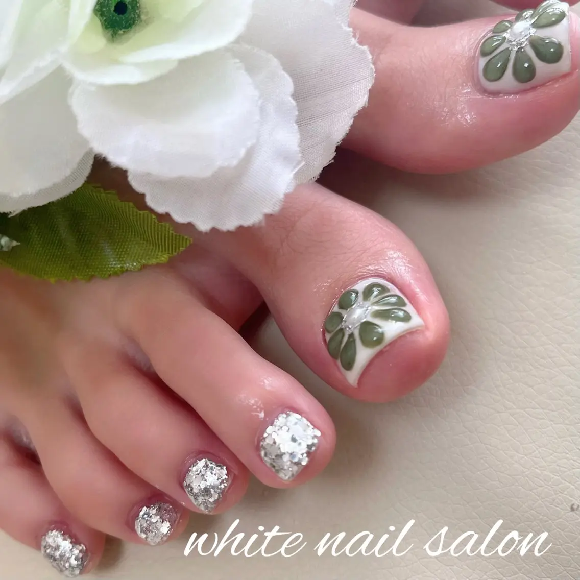 ネイル ラメ(グリッター) 持ち込み フットネイル white nail salonのネイルデザイン