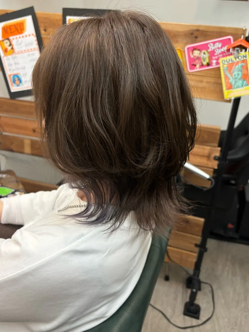 ミディアム ミディアムレイヤー レイヤーカット カット ヘアカラー Tissé 細田 和哉のヘアスタイル