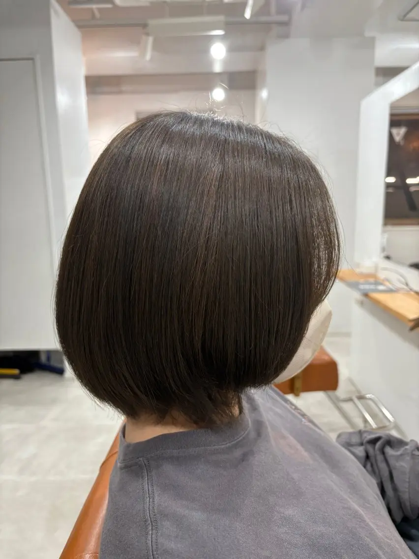 ショート カラー ブラウンカラー オリーブブラウン 兼岡 ひかりのヘアスタイル