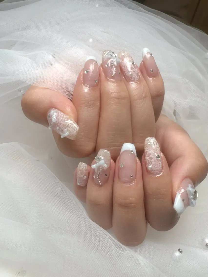 ネイル キラキラネイル 韓国ネイル レース 持ち込み ワンホンネイル ハンドネイル Queeens nailのネイルデザイン