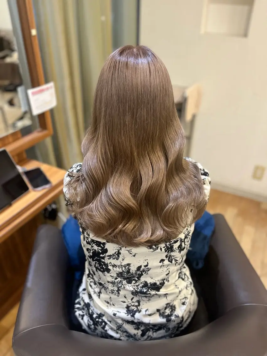 ロング カラー 栗本 栞のヘアスタイル