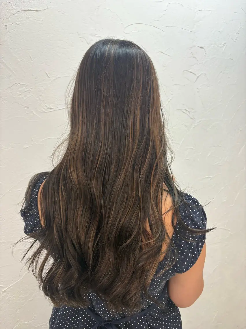ロング 安谷屋 こはるのヘアスタイル