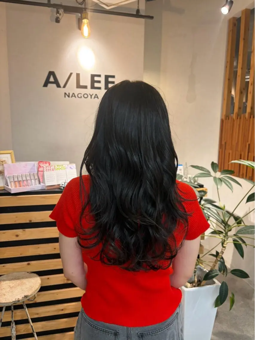 ロング ヘアカラー 中田 桃夏のヘアスタイル