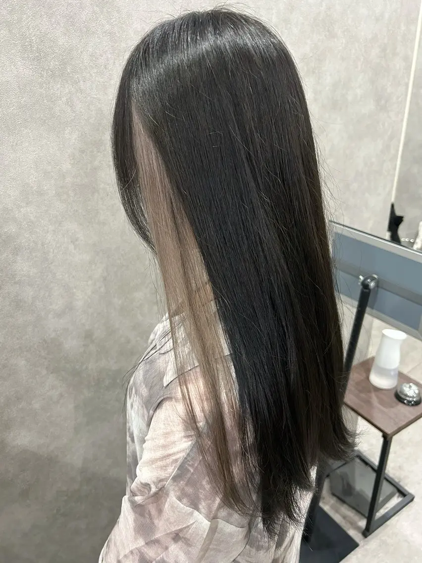ロング カラー 黒髪 グレージュ ヘアカラー トリートメント ミルクティー職人× HIROSEのヘアスタイル