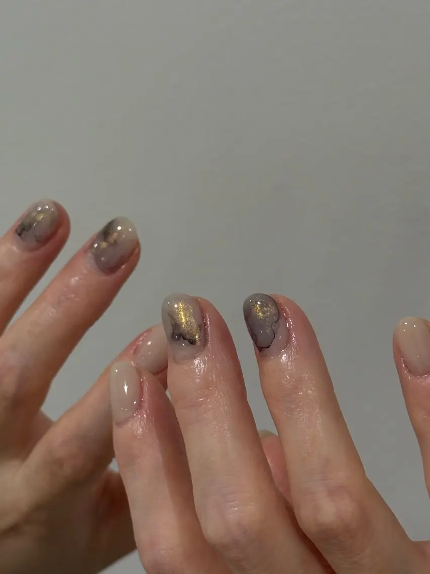 ネイル ニュアンスネイル ショートネイル シンプルネイル ハンドネイル Miyu __ Nailのネイルデザイン