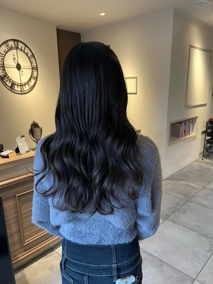 ロング カラー ネイビーカラー 川越 輝梨奈のヘアスタイル