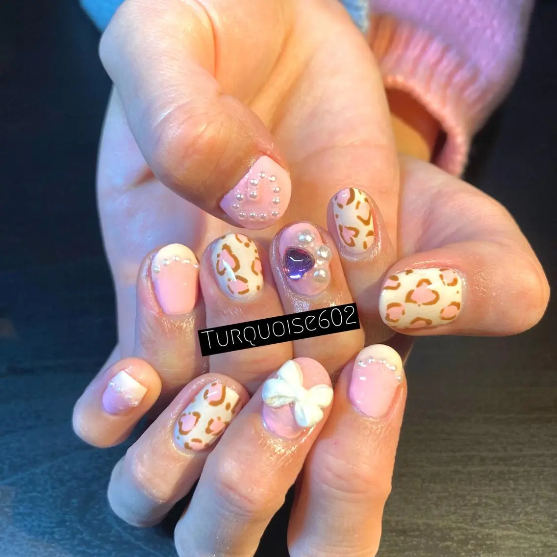 ネイル ハンドネイル ハンドケア 個性派ネイルサロン 💅🏼ターコイズのネイルデザイン