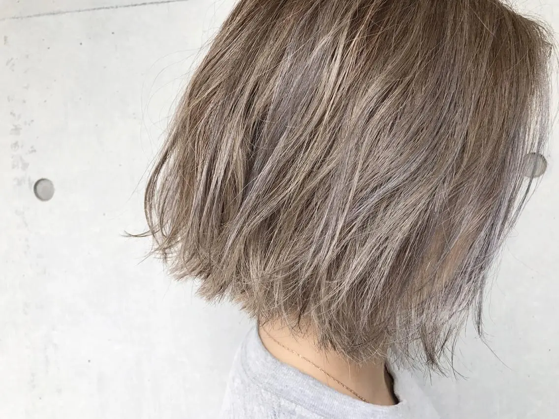 ショート カラー ブリーチ ハイライトカラー ハイライト ボブ　ショート 特化 迫田紘史のヘアスタイル