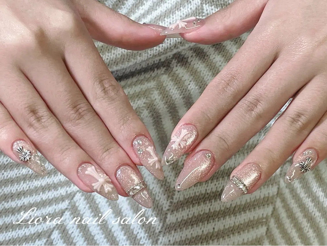 ネイル チークネイル フットネイル フレンチネイル ジェルネイル ガーリー ハンドネイル Liora nailのネイルデザイン
