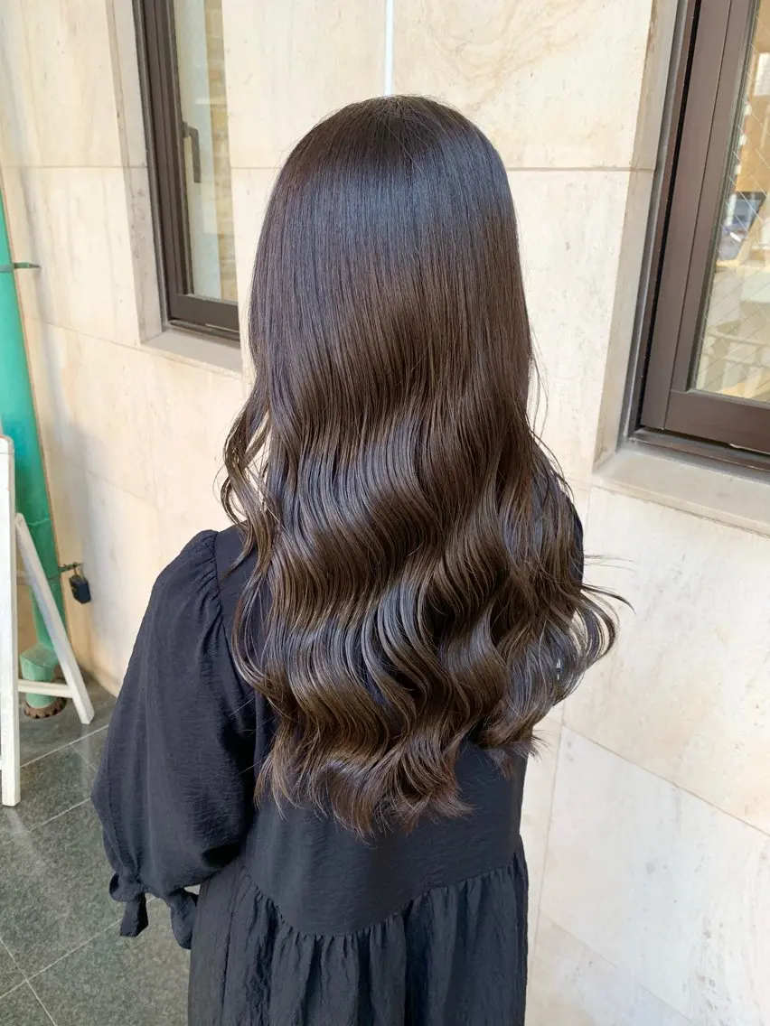 ロング カラー 切りっぱなしボブ ブリーチ ダブルカラー ハイライトカラー ブリーチなしカラー ヘアカラー トリートメント ヘッドスパ ✨艶髪✨透明感✨ 山内大樹のヘアスタイル