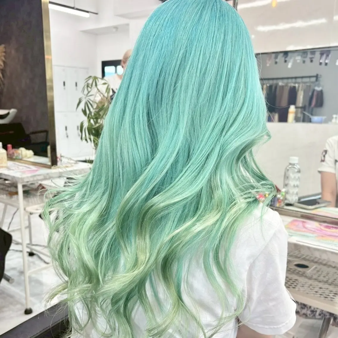 ロング カラー ヘアアレンジ ブリーチ ヘアカラー トリートメント ✨ブリーチカラー× 艶髪SUZU🛼🫧のヘアスタイル
