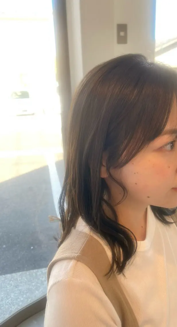 ミディアム カラー カット ヘアカラー トリートメント ヘッドスパ aimee 北垣 愛夏のヘアスタイル