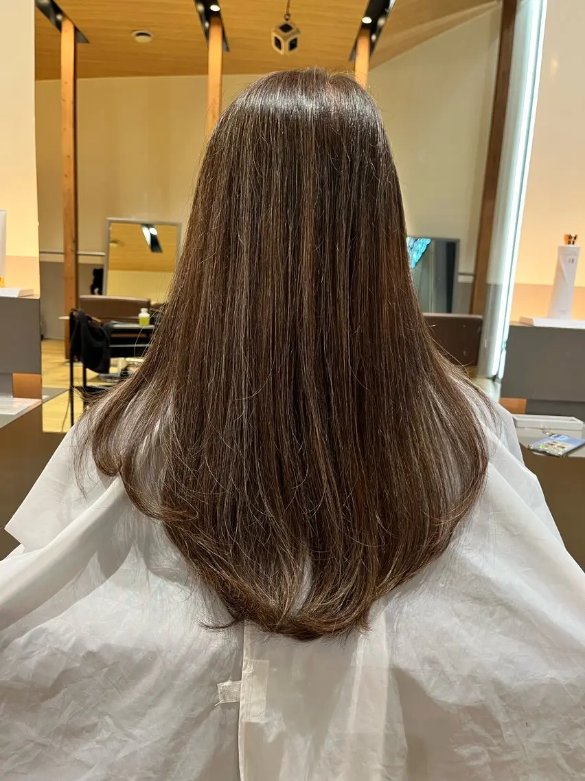 ロング レイヤーカット カット ヘアカラー トリートメント 渡邉 奈美のヘアスタイル