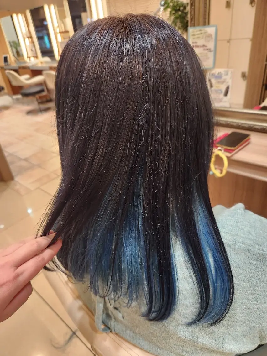 セミロング カラー 黒髪 ブルーカラー ブルーブラック 推しアニメカラー🌈 ツヤ透明感カラー🦄のヘアスタイル