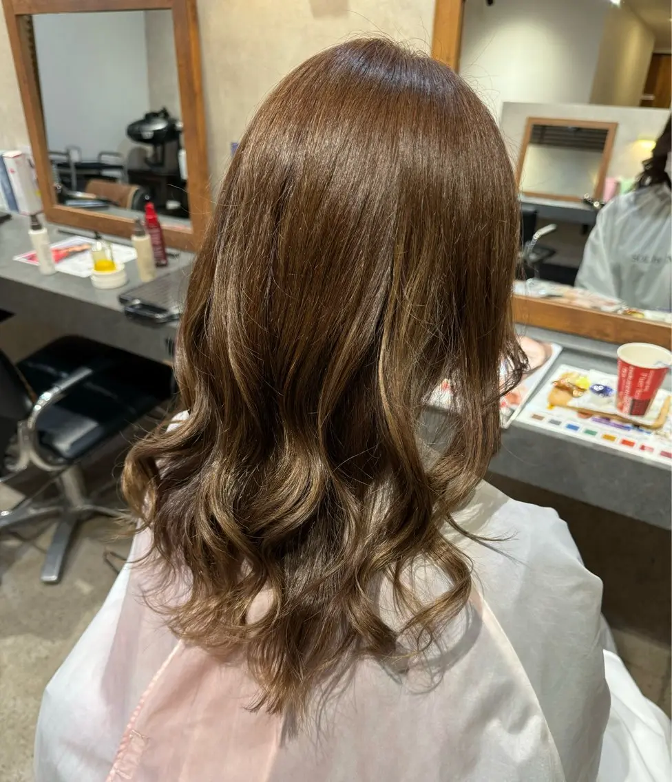 カラー ベージュカラー 明 (めい)のヘアスタイル