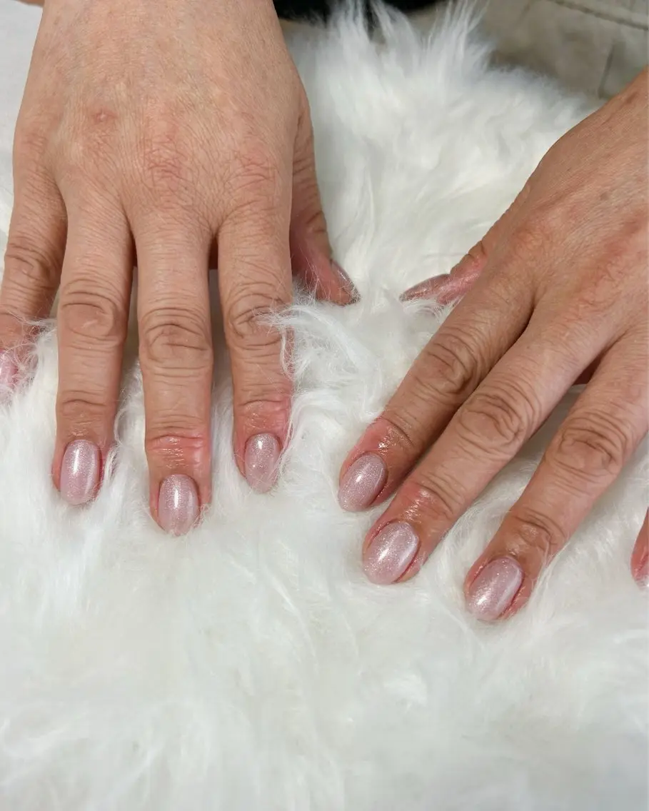 ネイル グラデーション キラキラネイル 韓国ネイル マグネットネイル ニュアンスネイル ハンドネイル 🎀大人nail /NOISMはな🎀のネイルデザイン