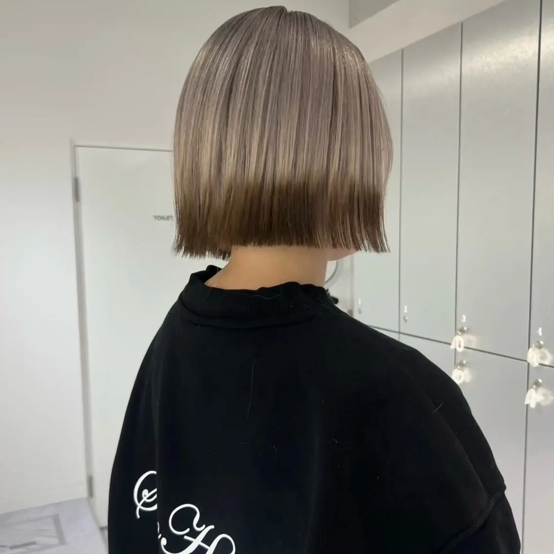 ショート カラー 透明感カラー デザインカラー ボブ トリートメント カット ヘアカラー トリートメント 🤍ハイトーン 🤍VIVIE🤍のヘアスタイル