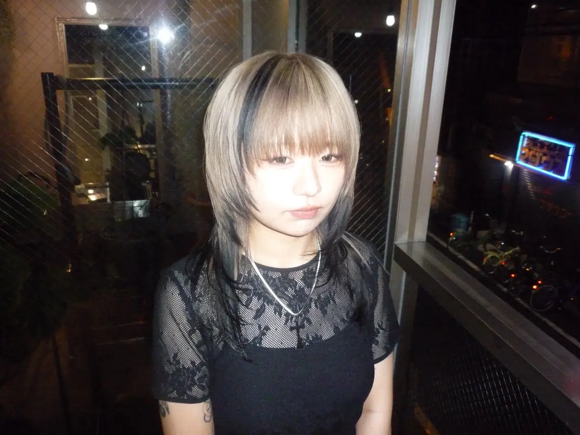 セミロング 心斎橋/ハイトーン/ レイヤーカットのヘアスタイル