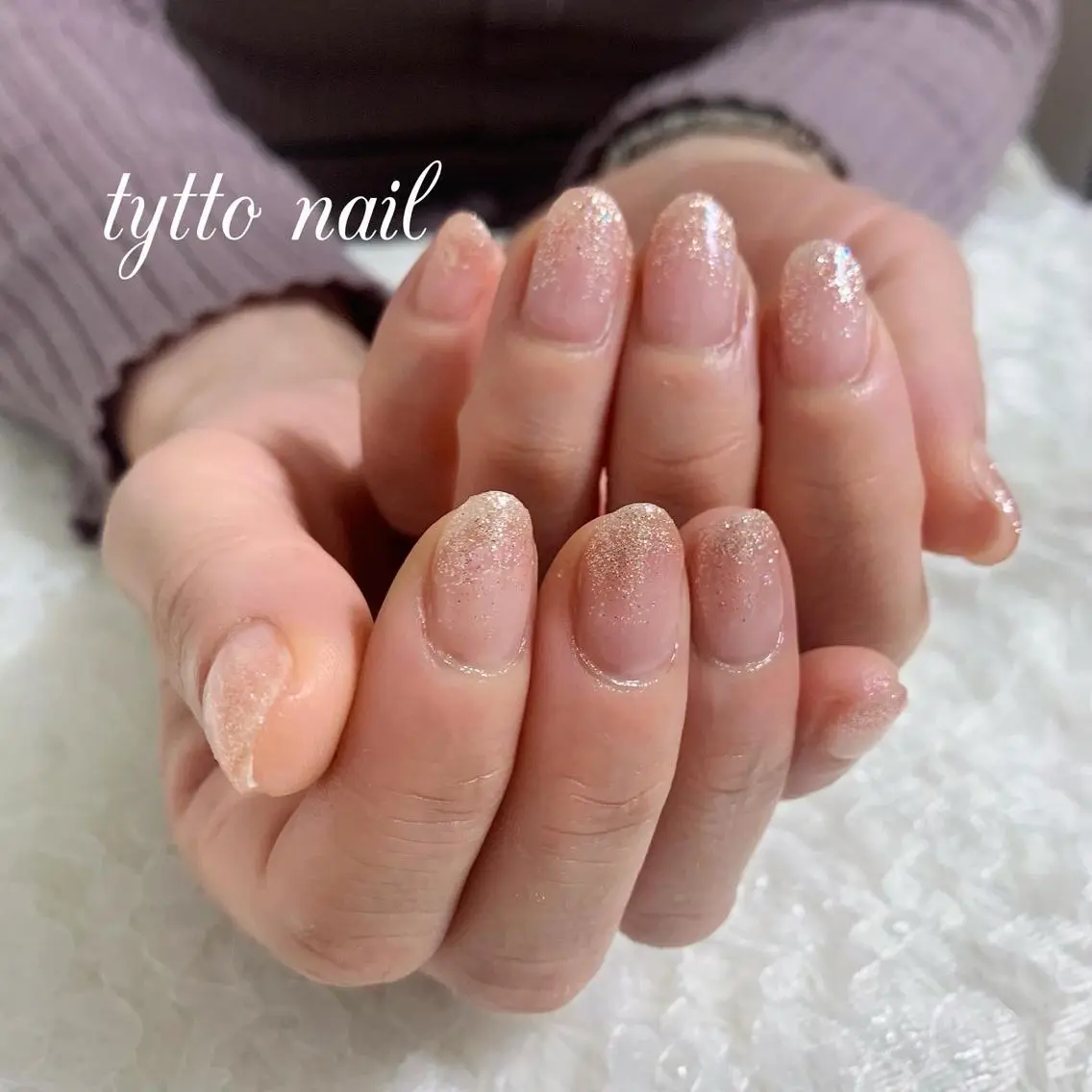 ネイル グラデーション ラメ(グリッター) ラメグラデーション オフィスネイル シンプルネイル ハンドネイル tytto nail ❤︎‪‪eri‪‪のネイルデザイン