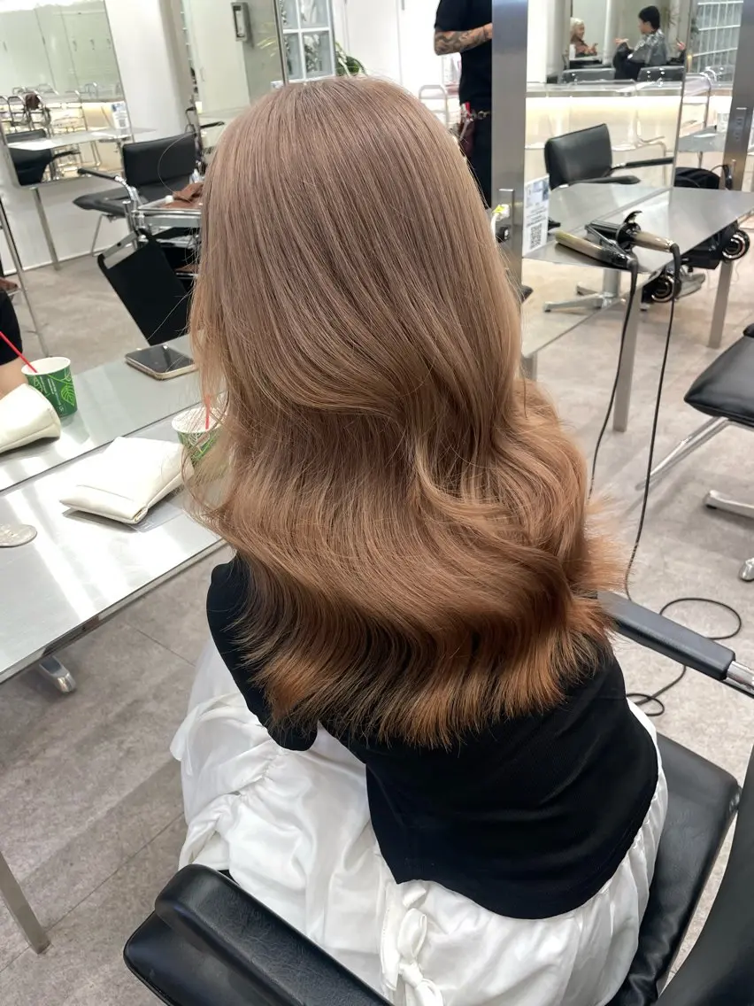 ロング カラー アッシュ ベージュカラー 黒髪 ブリーチ ブルーカラー ヒヤジョウ ユウナ／cinqのヘアスタイル