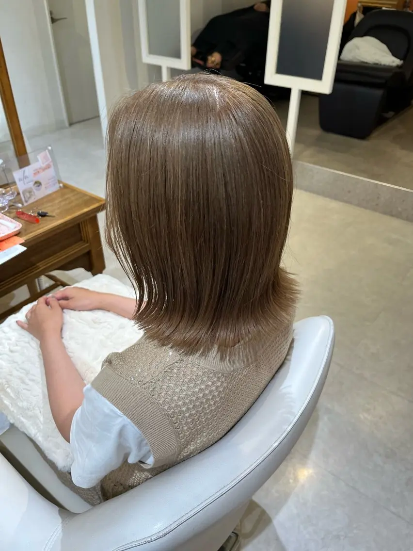 ミディアム ヘアカラー 梛木 唯のヘアスタイル