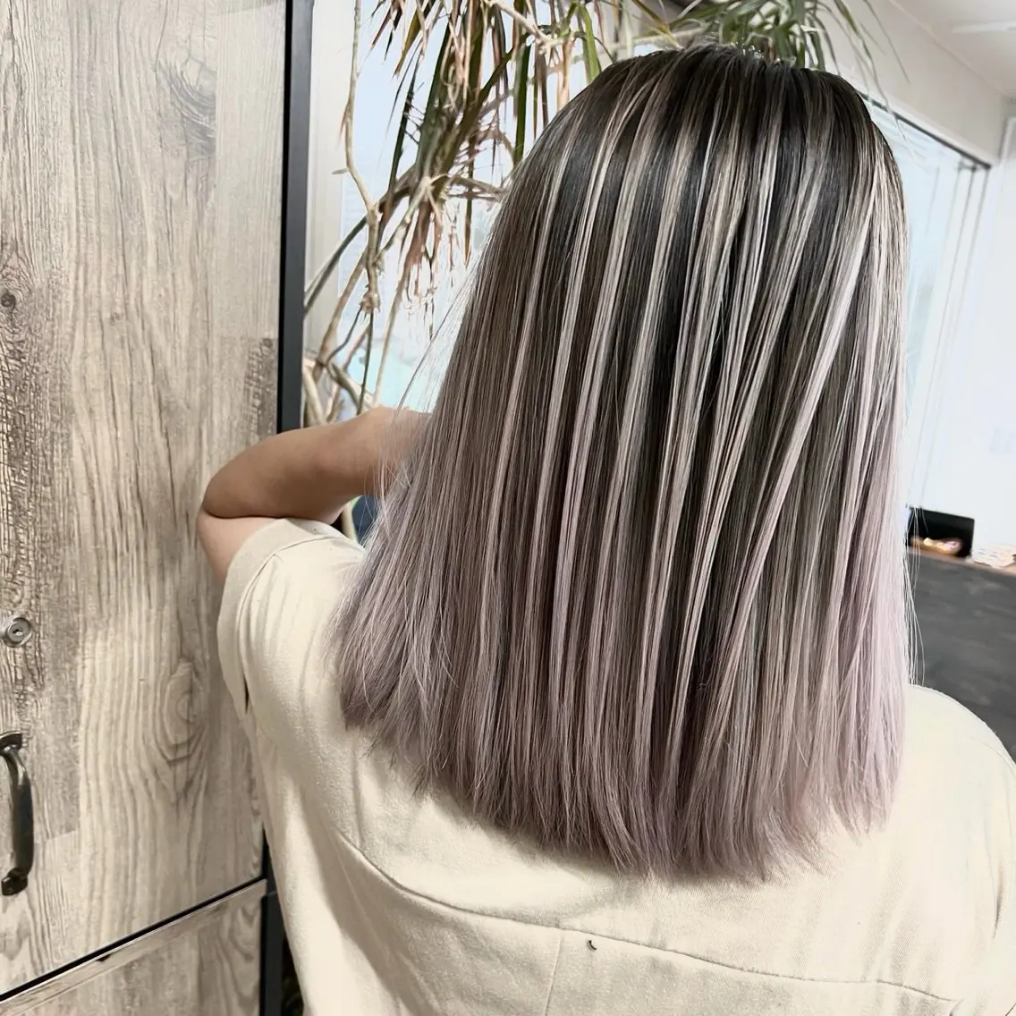 セミロング 井上 彩加のヘアスタイル