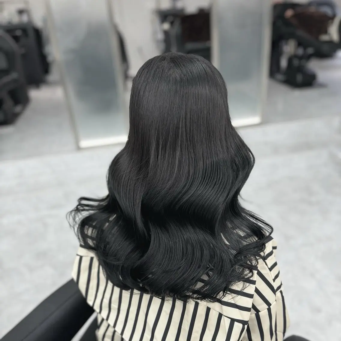 ロング カラー 黒髪 髪質改善 韓国風ヘア 縮毛矯正 トリートメント ヘアカラー トリートメント ヘアセット 髪質改善Ⅰ透明感 艶カラーⅠたつやのヘアスタイル