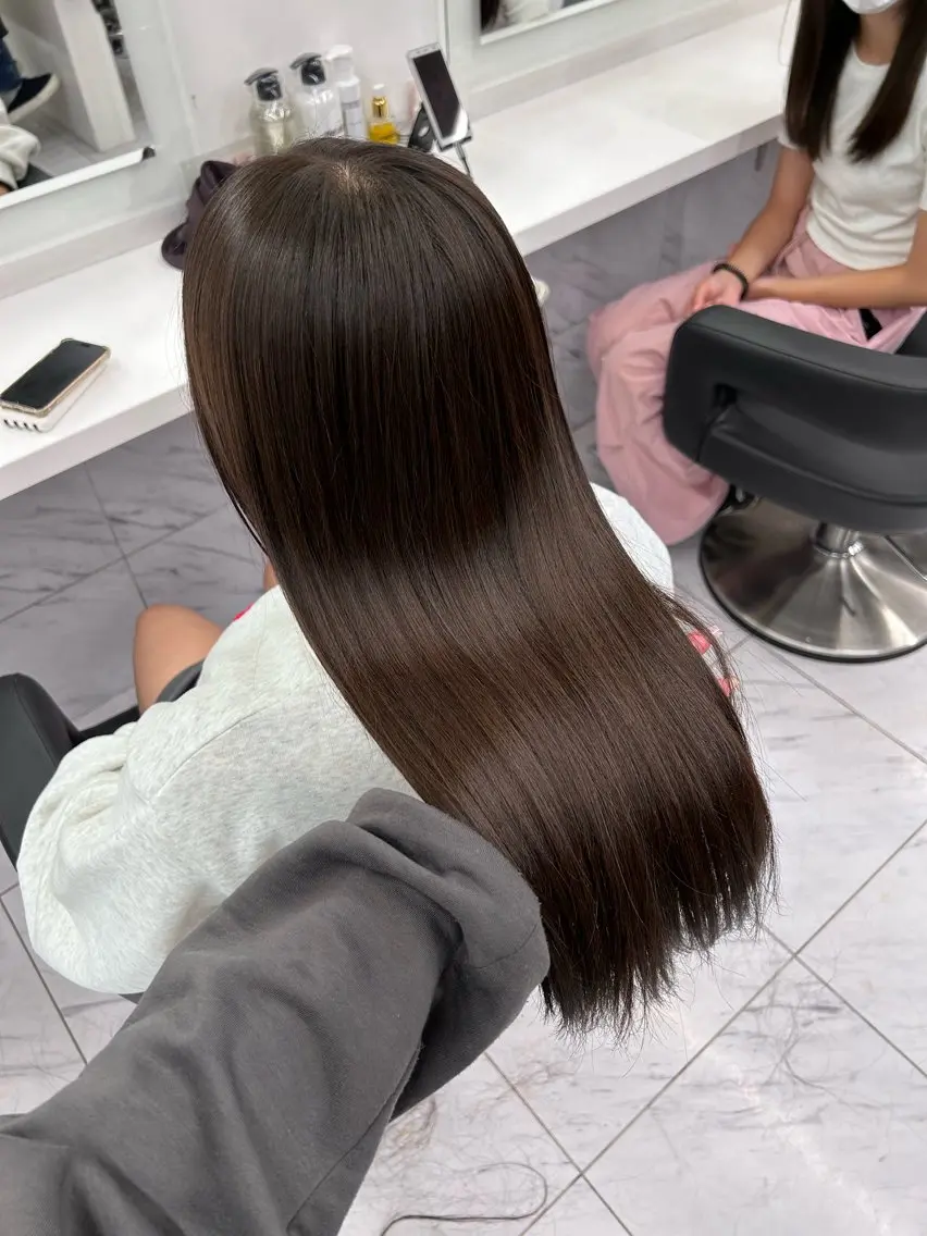 カラー ヘアカラー 透明感ベージュ🤎 ナチュラルレイヤーのヘアスタイル