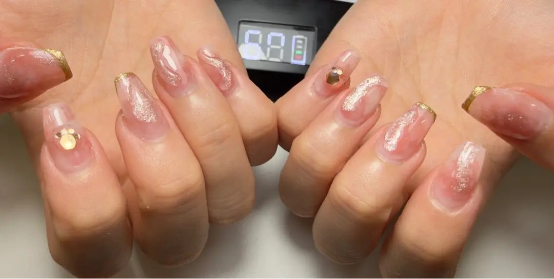 ネイル アートネイル ジェルネイル ニュアンスネイル ぷっくりネイル ハンドネイル LYYM Salon Momoのネイルデザイン
