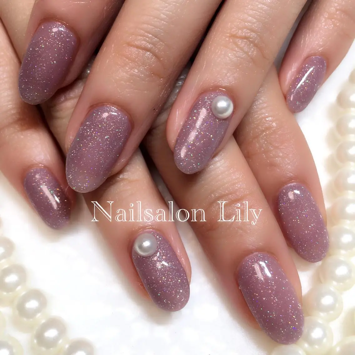 ネイル キラキラネイル ワンカラーネイル Lily*nail 🌻Mii🌻のネイルデザイン