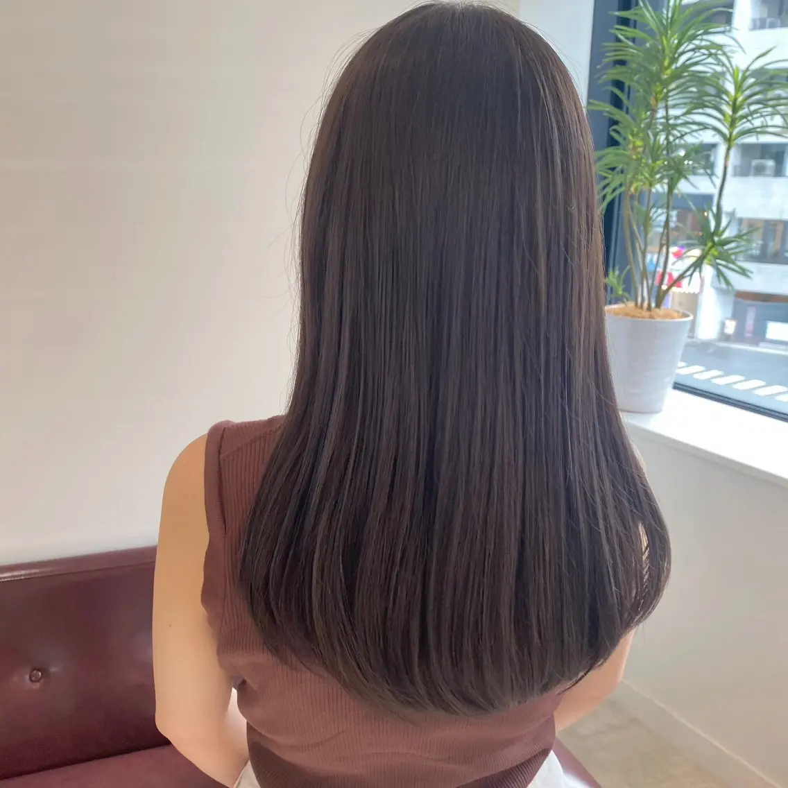 セミロング カット ヘアカラー 縮毛矯正 トリートメント 吉原 みえのヘアスタイル