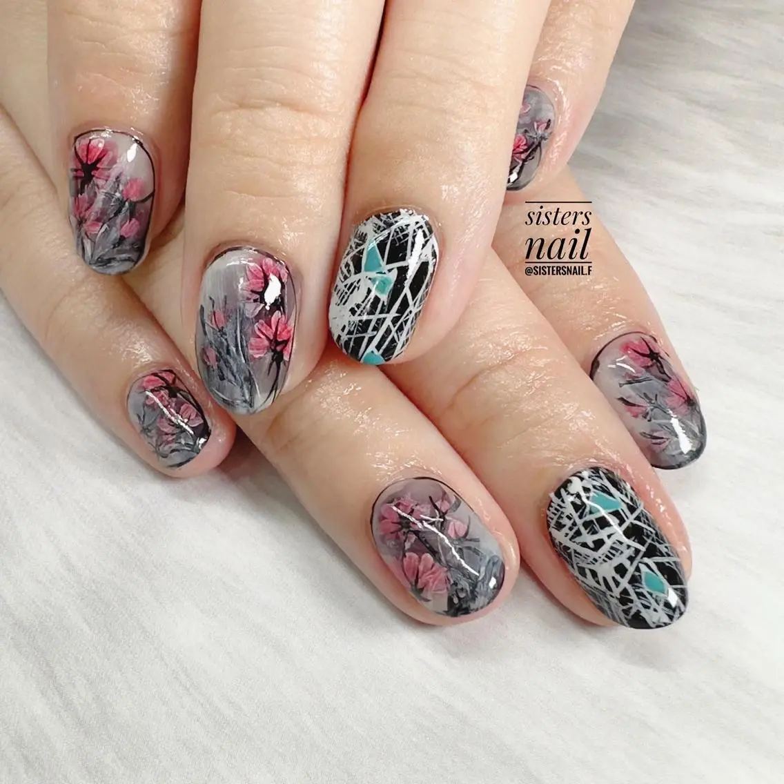 ネイル アートネイル ハロウィン ニュアンスネイル 冬ネイル sisters nail.fのネイルデザイン